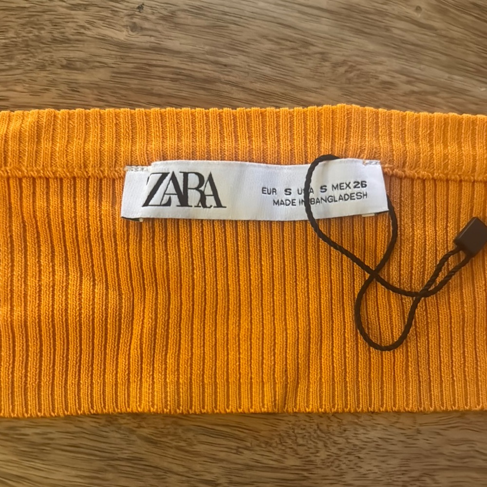 Zara Orange Ribbed cropped Knit Top with tie strings/wrap style. Size S.